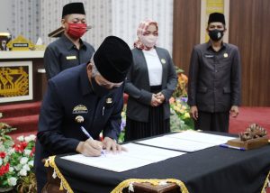 DPRD Pringsewu Rapat Paripurna Penandatanganan Nota Kesepakatan KUA-PPAS 2021