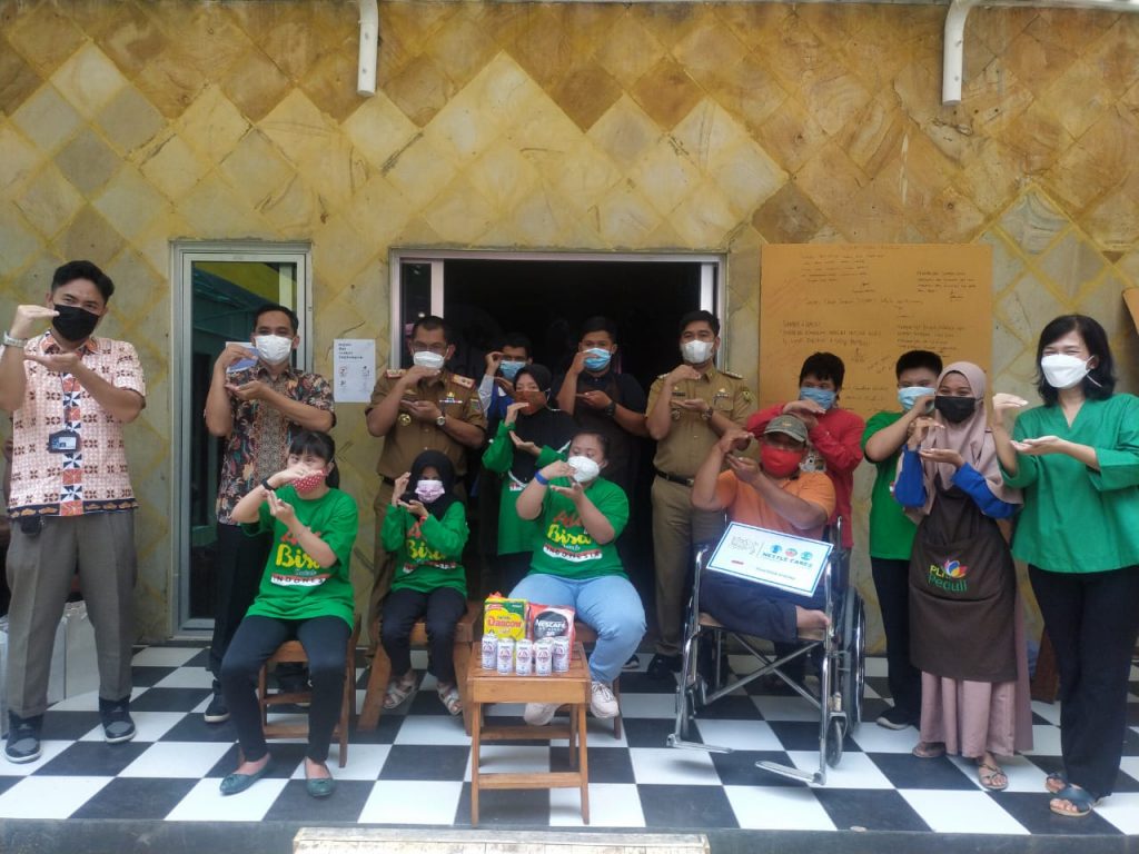 PT Nestle Donasi 200 Voucher Belanja untuk Difabel dan PPKS, Diapresiasi Kadis Sosial Lampung