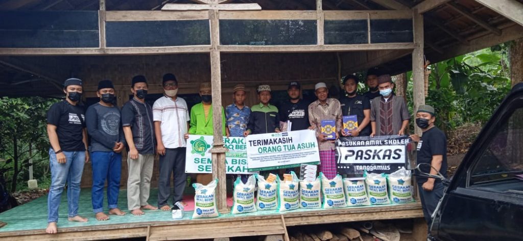 Paskas Tanggamus dan ACT Lampung Bagikan Beras dan Bantuan untuk Ponpes di Tanggamus