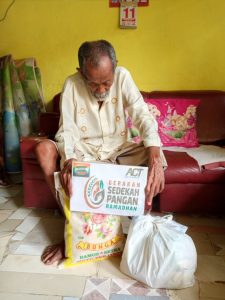 Menyambut Ramadhan, ACT Lampung bersama MT Al Ikhlas Babussalam bagikan Paket Sembako Untuk Lansia dan Pasien Sakit