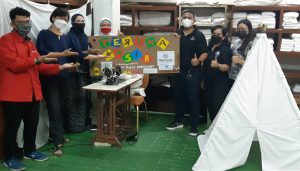 Hotel Sheraton Gandeng Difabel dalam Proyek Menjahit Sarung Bantal Hingga Membuat Tenda