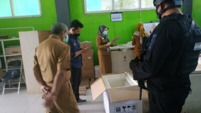 Personel Gegana Lampung Kawal Pendistribusian Vaksin Covid -19 ke Kabupaten Lampung Utara