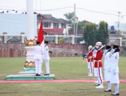 Sekdaprov Fahrizal Darminto Ikuti Upacara Penurunan Bendera dalam Rangka HUT RI ke-76