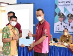 Dinsos Metro Beri Penghargaan Pendamping Sosial PKH Berprestasi 2021