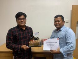 GTM Indosat Ooredoo Sales Area Lampung Agus Hidayat Raih Penghargaan Best Performance Staff Regional Sumatera