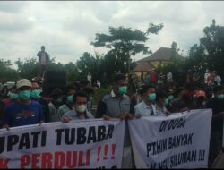 Aksi Unjuk Rasa Warga 5 Keturunan Masyarakat Bandar Dewa Minta DPRD dan Pemda Fasilitasi Pengukuran Ulang Lahan yang Kini Diduga Digunakan oleh PT HIM