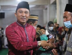 Safari Ramadhan, Bupati Parosil Berikan Bantuan Pembangunan Masjid Senilai Rp20 Juta