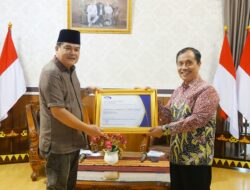 Pemkab Lamteng Melalui Inspektorat Kabupaten Lampung Tengah Menerima Sertifikat Kapabilitas Level 3 SPIP
