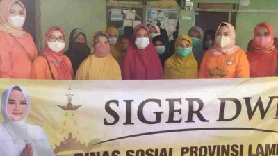 SIGER DWP Dinsos Lampung Berbagi kebahagiaan Untuk Warga Jalan Pandawa 2 Kelurahan Garuntang