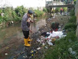 Polsek Panjang Bersih-bersih Sungai