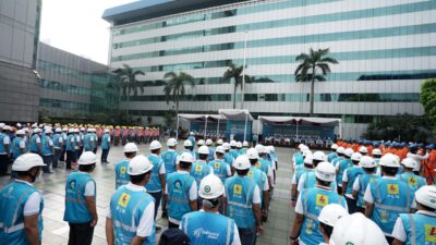 PT PLN (Persero) menyiagakan 3.000 posko dan 78.000 personel dalam rangka menjaga keandalan listrik menjelang hari raya natal dan tahun baru (Nataru). Perseroan juga telah menetapkan periode siaga Nataru sejak 19 Desember 2022 hingga 4 Januari 2023