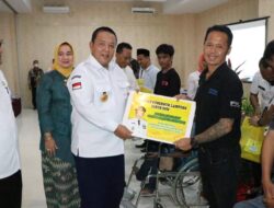 Ahli Waris Korban Banjir Dan Tanah Longsor di Tiga Kabupaten Terima Santunan Rp10 Juta Per Orang  Dari Gubernur Arinal