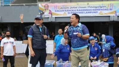 Gubernur Arinal Djunaidi bersama Mendag Zulkifli Hasan dan Forum Komunikasi Persaudaran Lampung Perantauan Laksanakan Senam Bersama di Stadion Pahoman Bandarlampung
