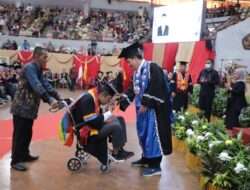1.103 lulusan Unila Lampung (Unila) mengikuti prosesi Wisuda Periode IV