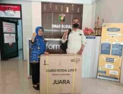Dinsos Lampung Beri Bantuan Kursi Roda Untuk Pak Usman, Lansia Asal Natar Lamsel