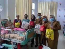 Dinsos Lampung Serahkan Bantuan Gubernur Lampung Untuk Erwin