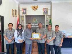 BPJS Kesehatan Cabang Bandar Lampung Berikan Penghargaan Kepada Kejaksaan Negeri Tanggamus