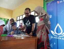 Dukung Komunitas Penyandang Disabilitas Garut, Karyawan dan Manajemen XL Axiata Mengajar di SLB