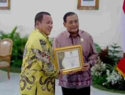 Gubernur Arinal Djunaidi Terima Anugerah Keterbukaan Informasi Publik Tahun 2023 Kualifikasi Informatif Kategori Pemerintah Provinsi