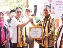 Anggota DPRD Pringsewu Hadiri Penyerahan Sertifikasi Halal Gratis dari BPJH