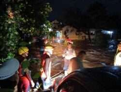 Tim SAR Gabungan Evakuasi Korban Banjir di Bandar Lampung dan Lampung Selatan
