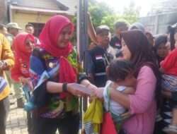 Walikota Bandar Lampung Eva Dwiana Berikan Bantuan Kepada Ratusan Korban Banjir