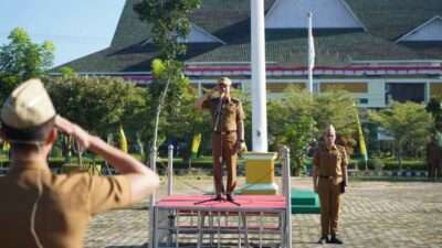 PJ Bupati Pringsewu Marindo Pimpin Apel Usai Libur Lebaran