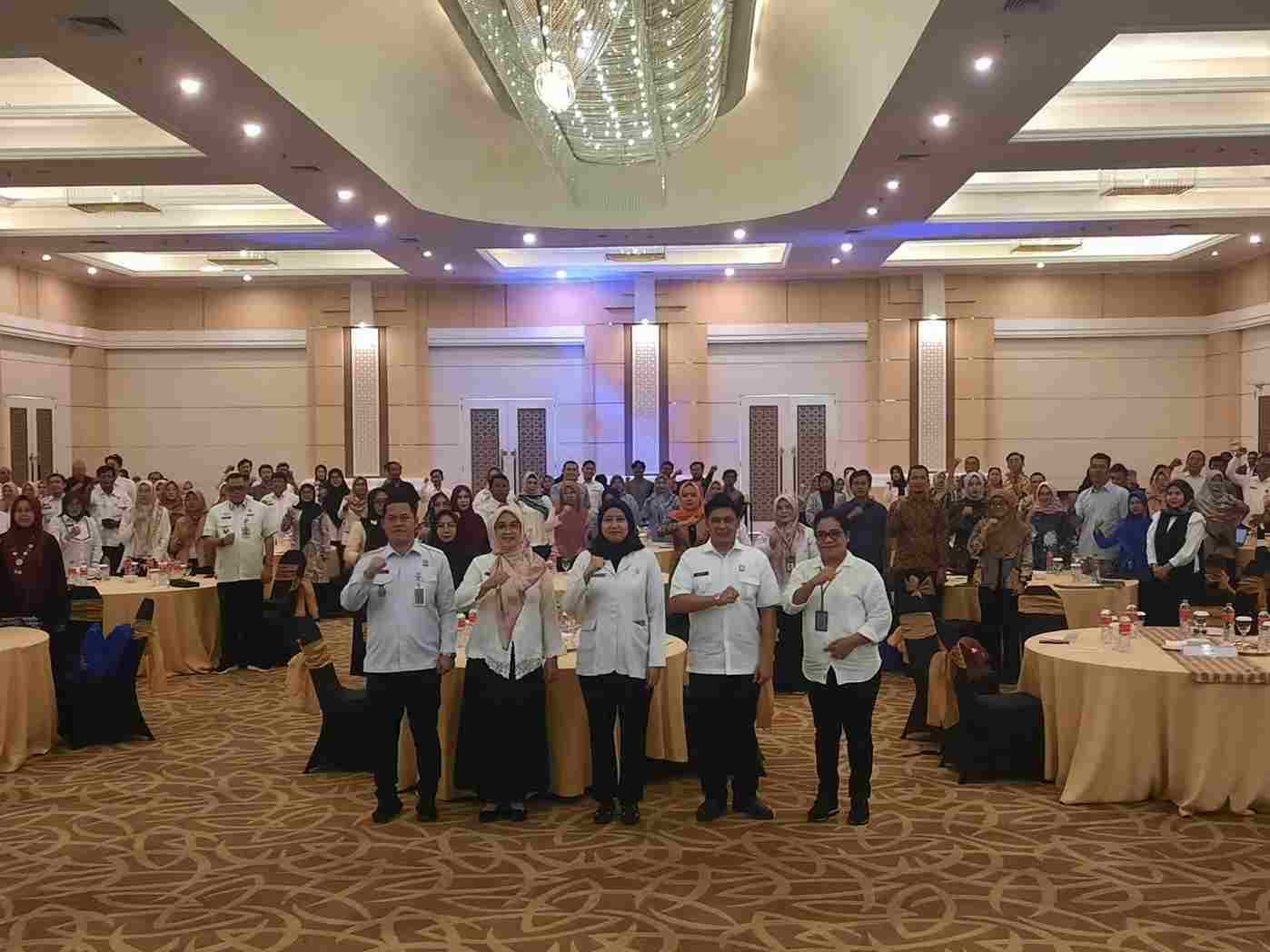Sinar Yankumham (Sesi Seminar Hukum dan HAM Mendalami dan Rampung), bertema "Kekayaan Intelektual Komunal Sebagai Identitas dan Pendorong Ekonomi Kreatif Daerah", di Swiss Belhotel Bandarlampung, Rabu (15/5/2024).