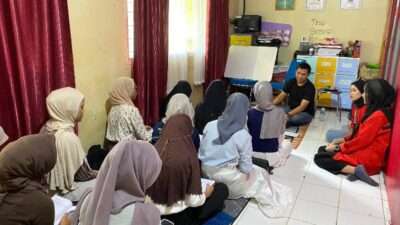 Ketua Harian SMSI Lampung Isi Pelatihan Jurnalistik Mahasiswa Rakanila