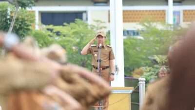 Pj. Bupati Marindo Kurniawan Apel Perdana di Lapangan Pemkab Pringsewu