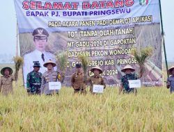 Wakil Ketua Sementara DPRD Pringsewu Suryo Cahyono Panen Perdana Padi Metode Tanpa Olah Tanah