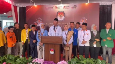 RMD dan Jihan Daftar KPU Sebagai Calon Gubernur dan Wakil Gubernur Lampung