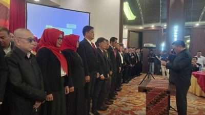 Ketua Umum IKA FH Unila Lantik 39 Pengurus Angkatan 1981-2019 Masa Bakti 2024-2029