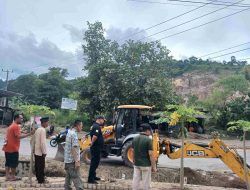 Pemkot Bandar Lampung Melakukan Pengerukan Sungai dan Saluran Air di Kelurahan Karang Maritim dan Panjang Utara