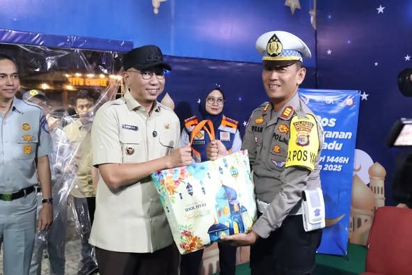 Gubernur Lampung Rahmat Mirzani Djausal