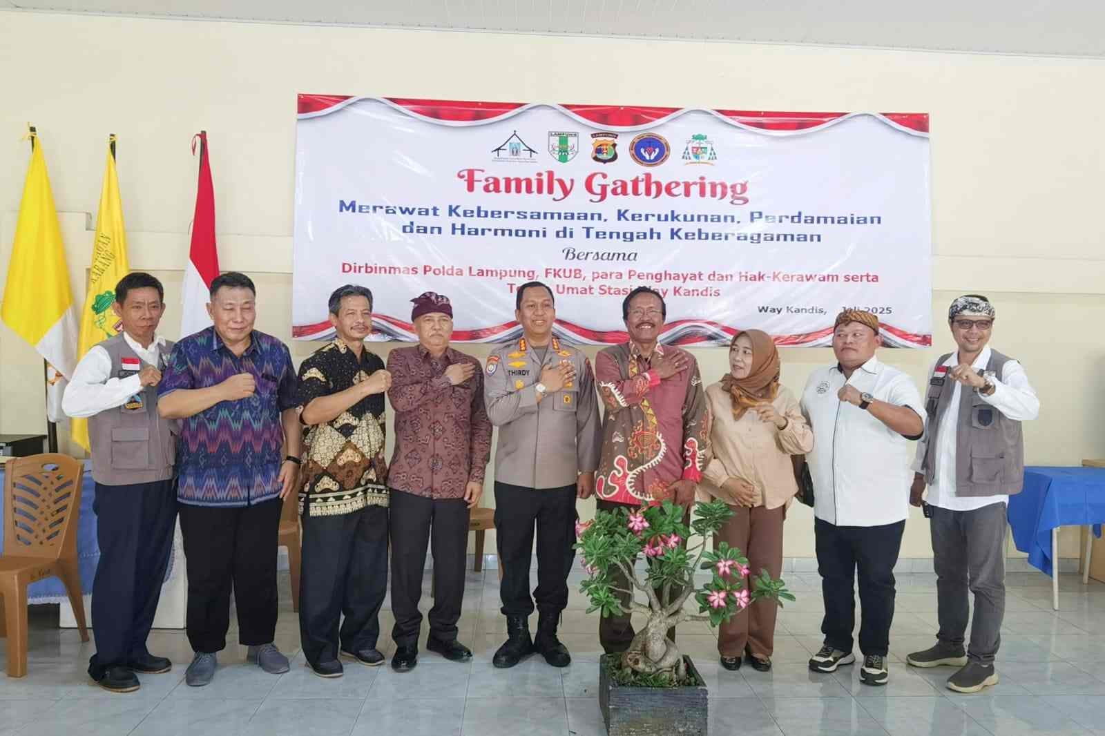 Dirbinmas Polda Lampung Kombes Pol. V. Thirdy Hadmiarso Apresiasi Kegiatan Family Gathering di Gereja Santa Maria Immaculata Stasi Way Kandis