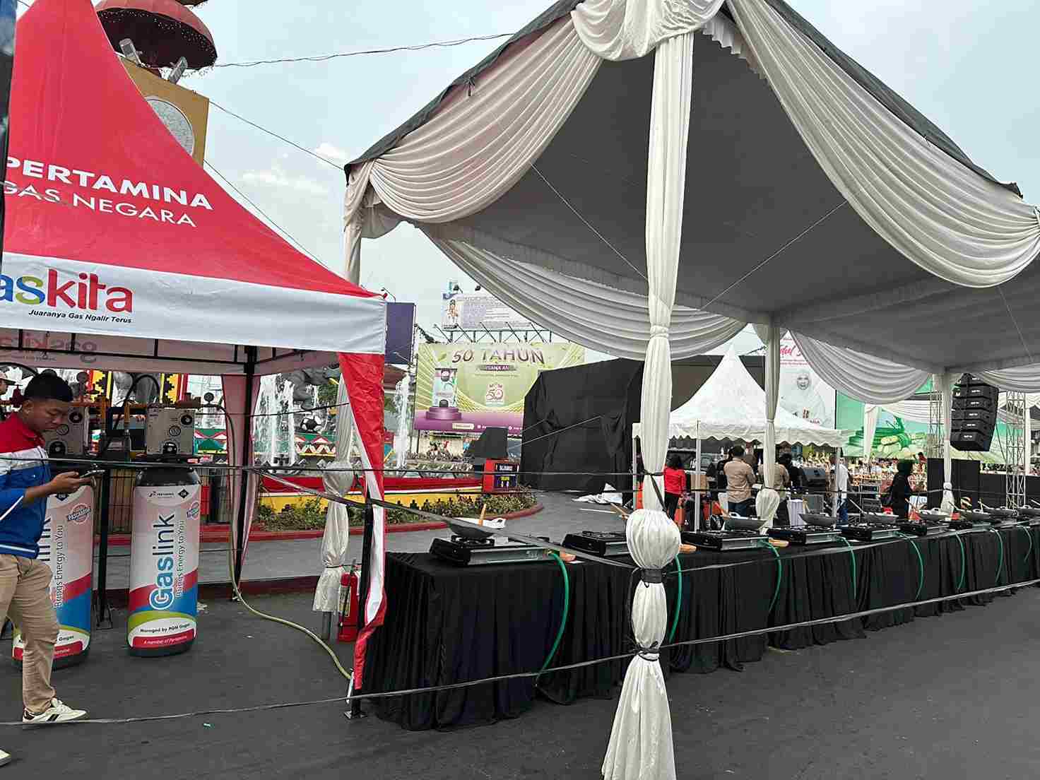 Gaslink PGN Lampung di Acara Begawi Bandar Lampung, di Tugu Adipura