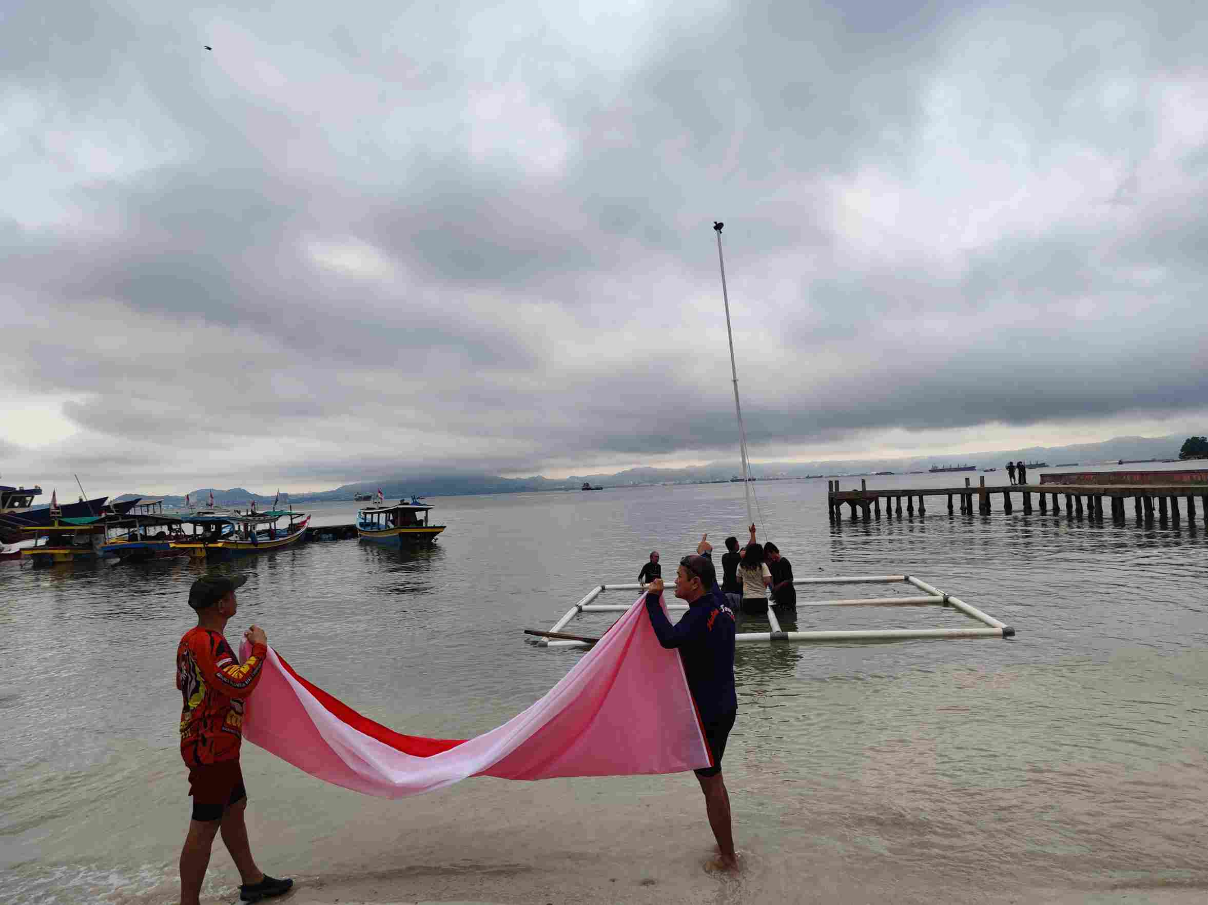 KPAPL Upacara Bendera Tengah Laut Mutun