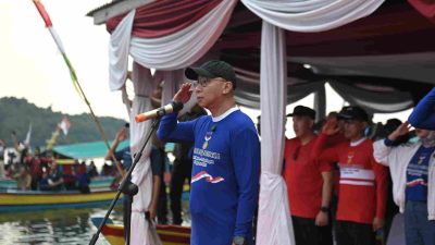 Gubernur Lampung Rahmat Mirzani Djausal Tercatat Rekor Muri Sebagai Inspektur Upacara Di Atas Permukaan Laut Pertama Di Dunia