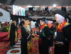 Lusia Dhea Mutiara Raih Wisudawan Terbaik I Unila, Ukir Prestasi Nasional di Bidang Ekonomi