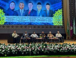 Rektor Narasumber Simposium Nasional Kependudukan 2025 di UNP