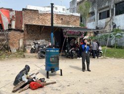 KKN Unila 2025 Hadirkan Inovasi Alat Pembakar Sampah Minim Asap di Kelurahan Teluk Betung