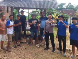 Guyub dan Swadaya, Warga RT 15 B Way Hui Gotong Royong Perbaiki Jalan Rusak Di Lingkungannya