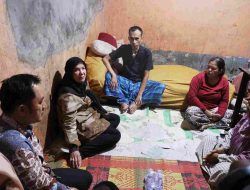 Wali Kota Beri Satunan Untuk Keluarga Korban Banjir