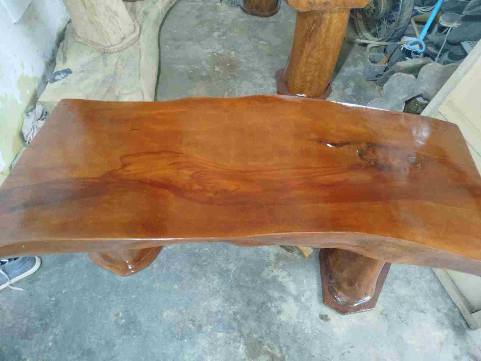 Furniture meja buatan Gunadi