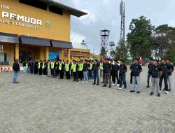Sat Brimob Polda Lampung Pengamanan Kompetisi Sepak Bola BRI Super League antara Bhayangkara Presisi Lampung FC vs PSBS Biak