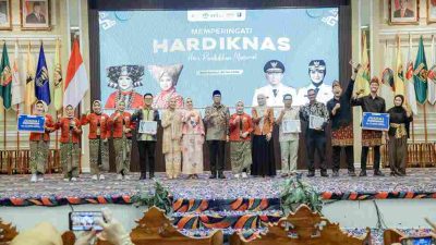 Gubernur Rahmat Mirzani Djausal Hadiri Acara Penyerahan Juara Lomba “Cawo Bubalah Lampung” dalam Rangka Hari Pendidikan Nasional 2026, Tanamkan Kecintaan terhadap Budaya dan Identitas Daerah