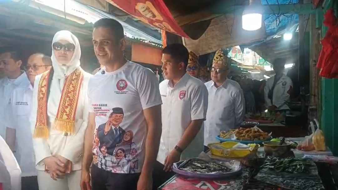Kunjungan Ketum PRI Nazaruddin ke Pasar Ikan Gudang Lelang Teluk Betung Bandar Lampung, Sabtu 8 Agustus 2016.