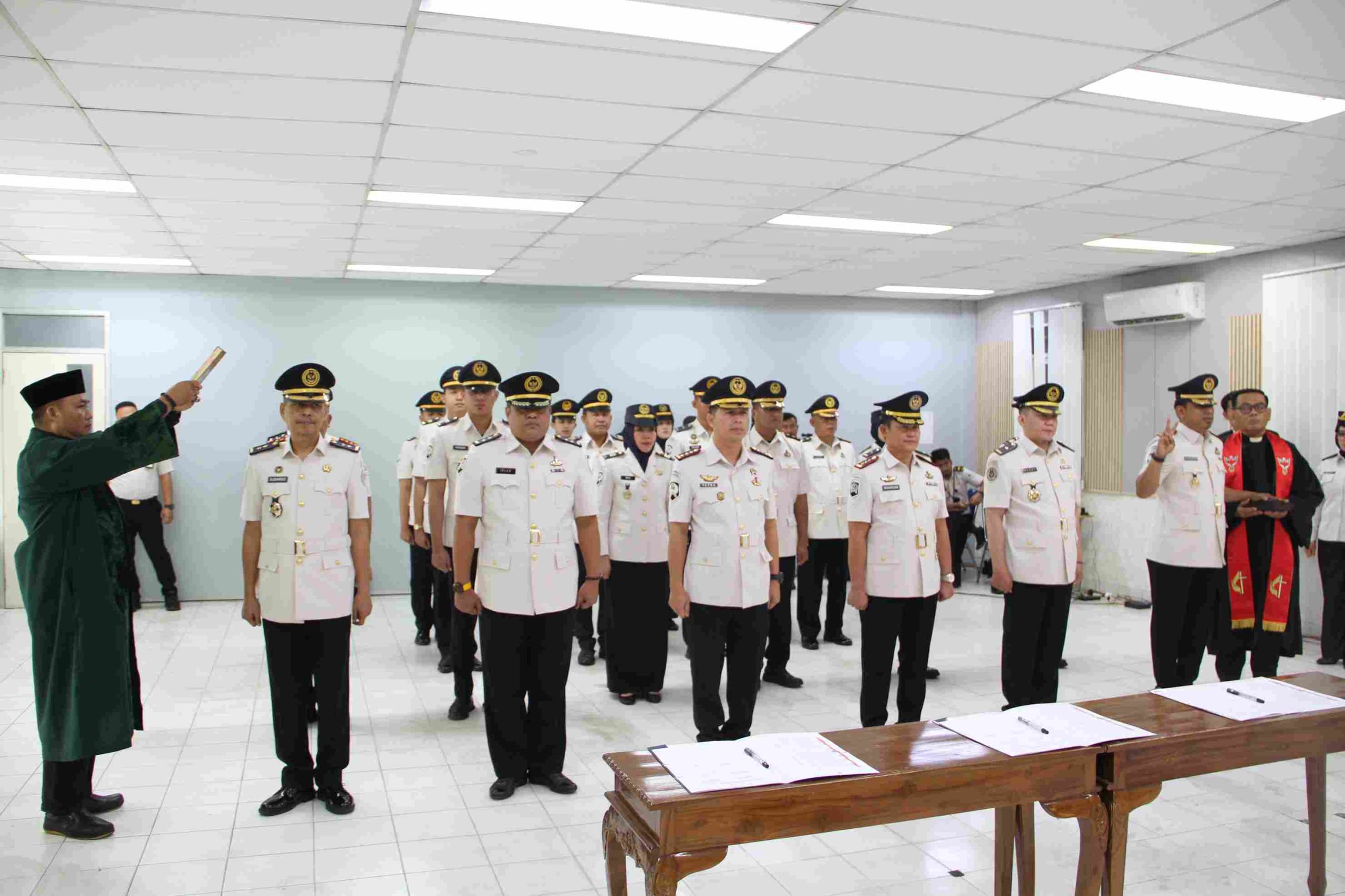 Pelantikan dan Pengambilan Sumpah Jabatan Manajerial dan Nonmanajerial di lingkungan Kanwil Ditjenpas Lampung, berlangsung di Aula Kanwil Ditjenpas Lampung, Jalan ZA Pagar Alam No.83, Gedong Meneng, Kec. Rajabasa, Kota Bandar Lampung, Selasa, 18 Agustus 2026.