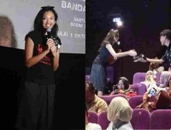 Sapa Penonton di Lampung, Anya Zen Hadiri Screening Film ‘Lobang Buaya’ dan Bagikan Cendera Mata